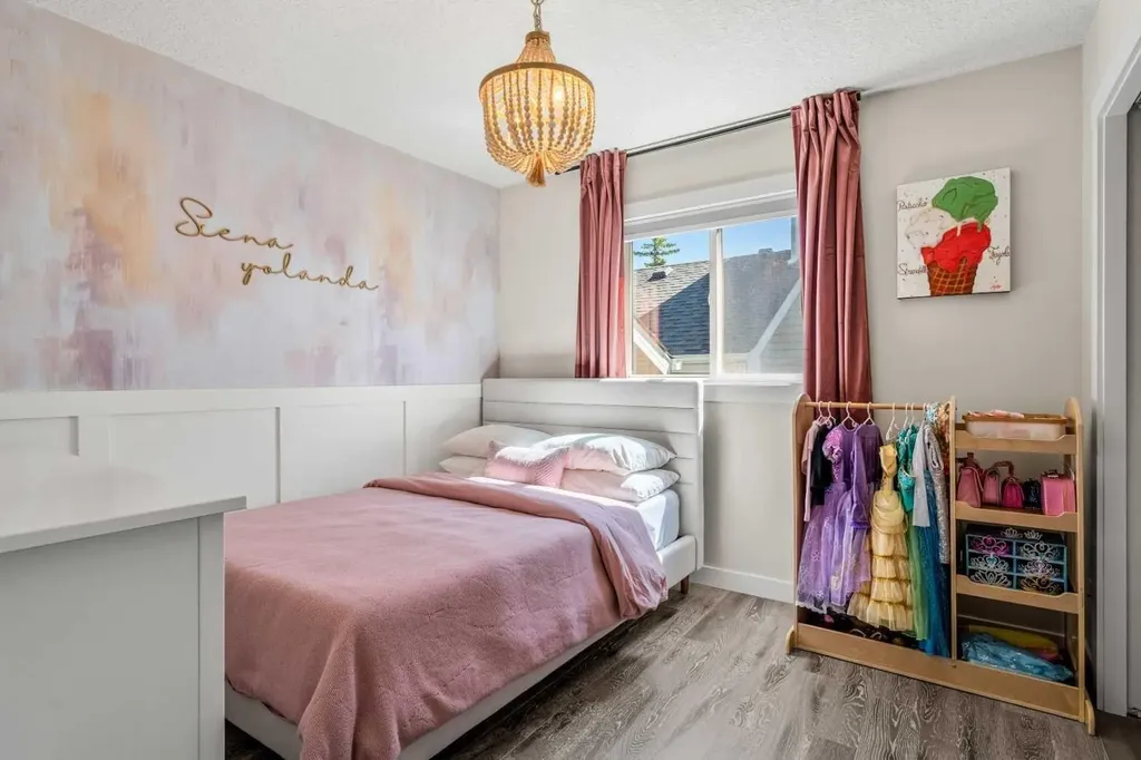 78 Edgevalley Close NW Calgary AB T3A 5E9