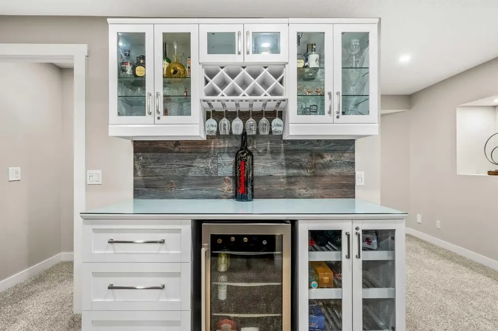 78 Edgevalley Close NW Calgary AB T3A 5E9