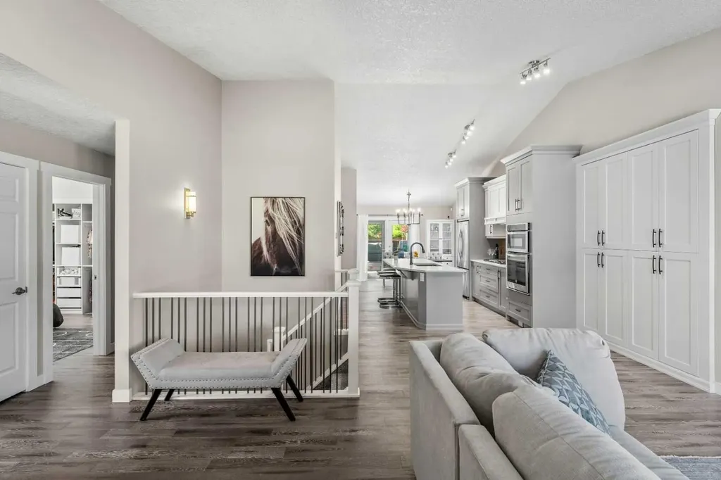 78 Edgevalley Close NW Calgary AB T3A 5E9