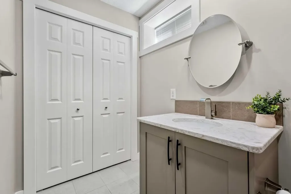 78 Edgevalley Close NW Calgary AB T3A 5E9