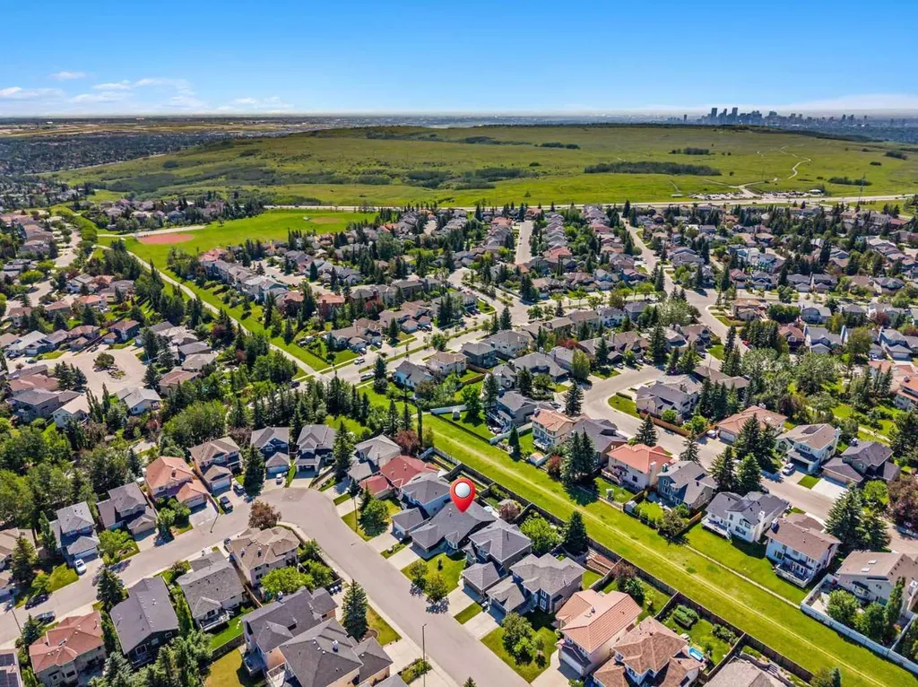 78 Edgevalley Close NW Calgary AB T3A 5E9