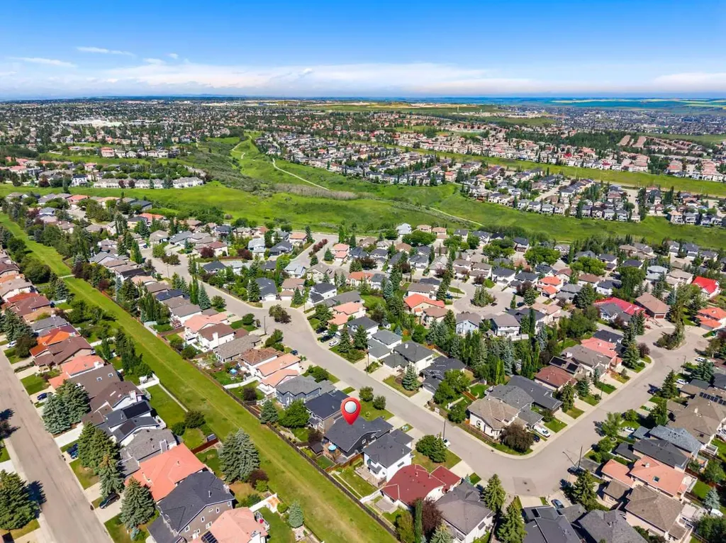 78 Edgevalley Close NW Calgary AB T3A 5E9