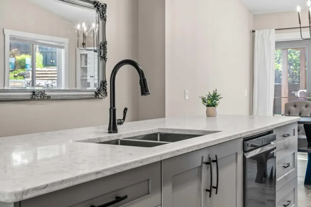 78 Edgevalley Close NW Calgary AB T3A 5E9