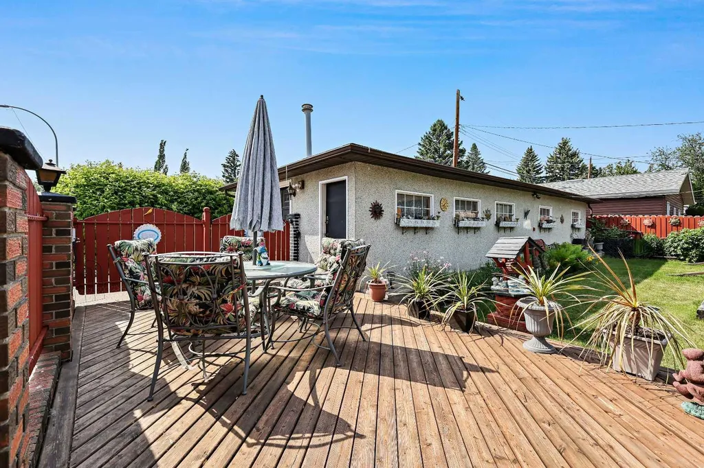 8627 Athabasca Street SE Calgary AB T2H1S2
