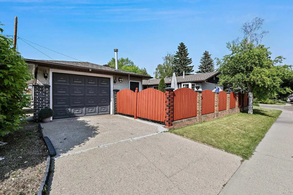 8627 Athabasca Street SE Calgary AB T2H1S2