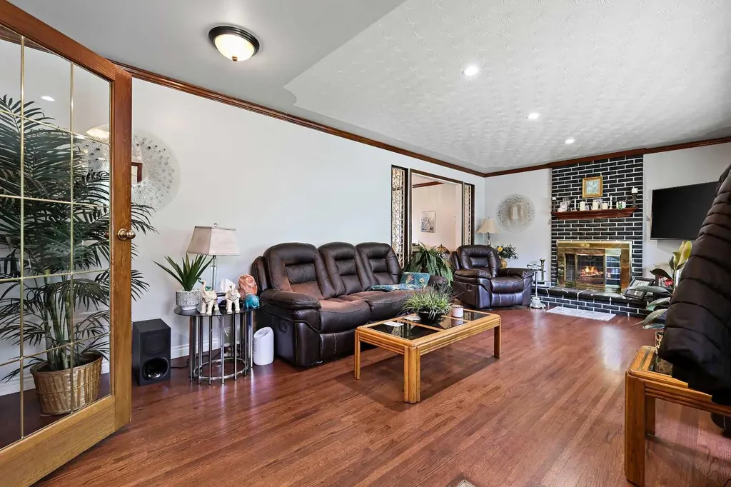 8627 Athabasca Street SE Calgary AB T2H1S2