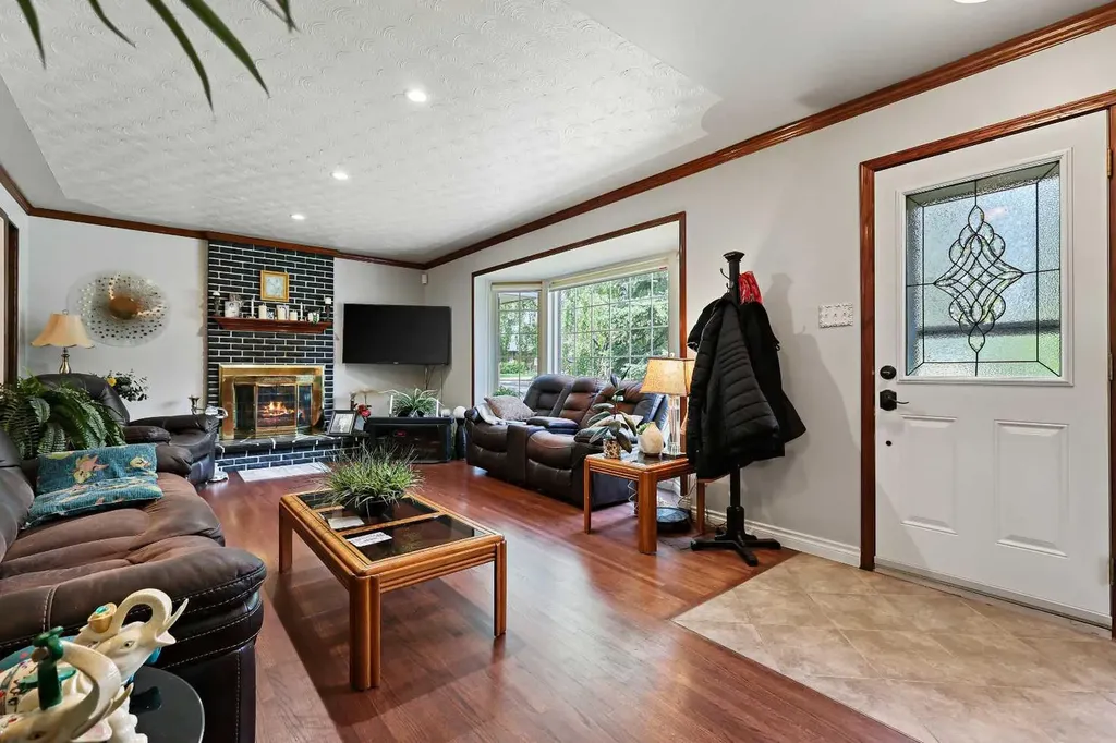 8627 Athabasca Street SE Calgary AB T2H1S2