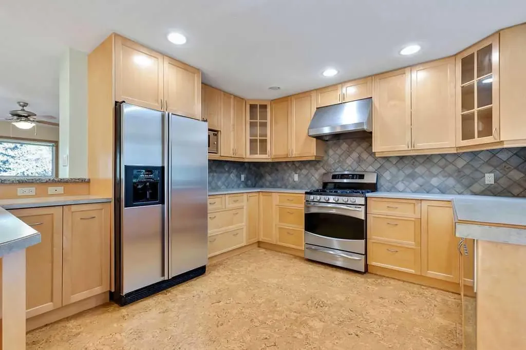 2415 Chicoutimi Drive NW Calgary AB T2L 0W2