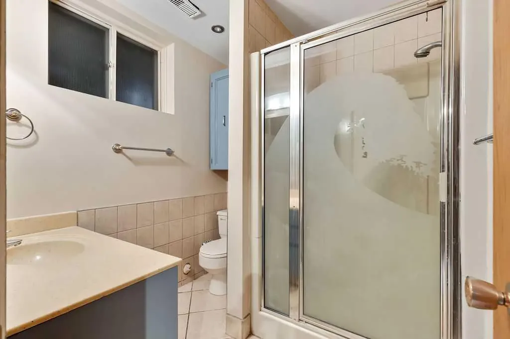 2415 Chicoutimi Drive NW Calgary AB T2L 0W2