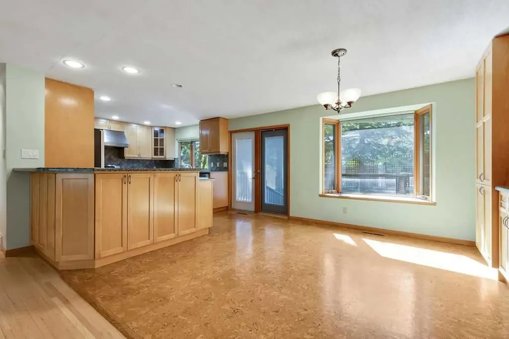 2415 Chicoutimi Drive NW Calgary AB T2L 0W2