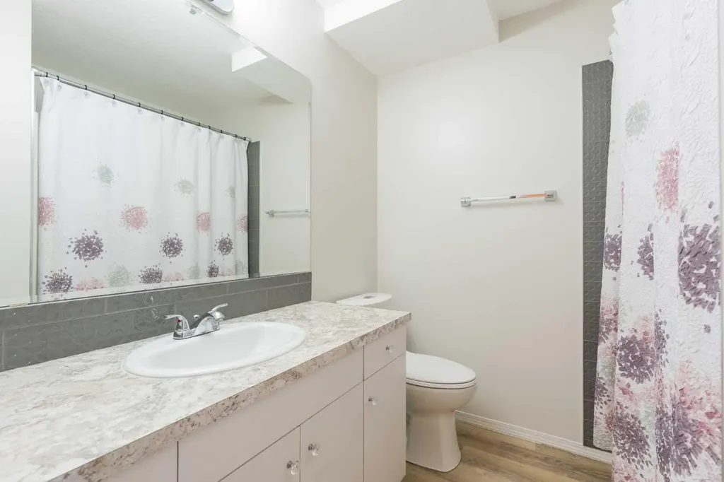 19 Chilcotin Lane W Lethbridge AB T1K 7G8