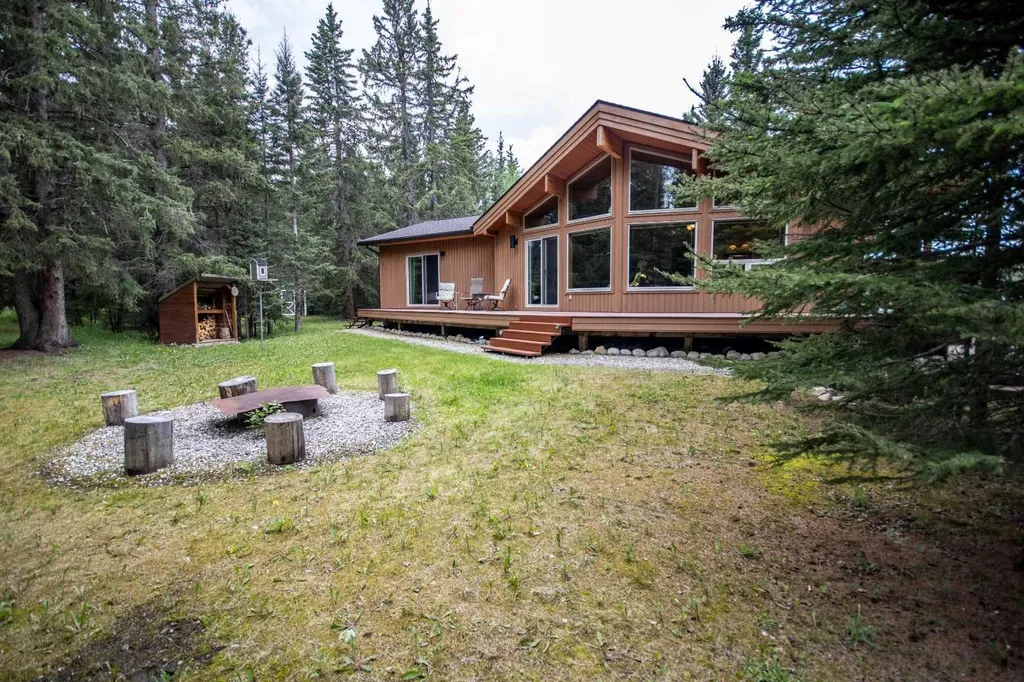 32433 Range Road 61 Rural Mountain View County AB T0M 1X0