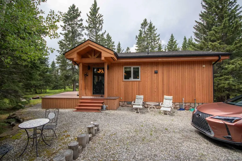 32433 Range Road 61 Rural Mountain View County AB T0M 1X0