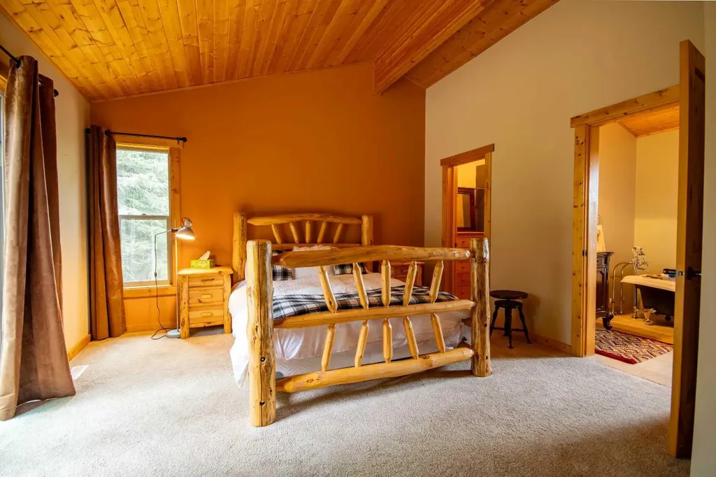 32433 Range Road 61 Rural Mountain View County AB T0M 1X0