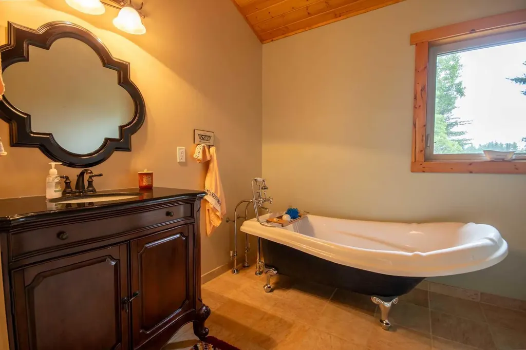 32433 Range Road 61 Rural Mountain View County AB T0M 1X0