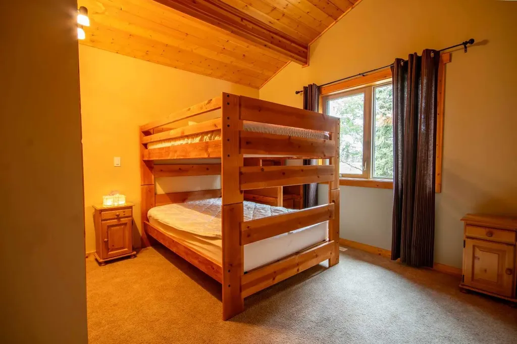 32433 Range Road 61 Rural Mountain View County AB T0M 1X0