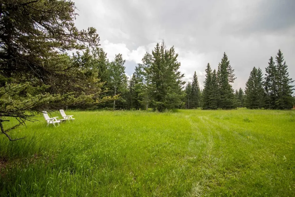 32433 Range Road 61 Rural Mountain View County AB T0M 1X0