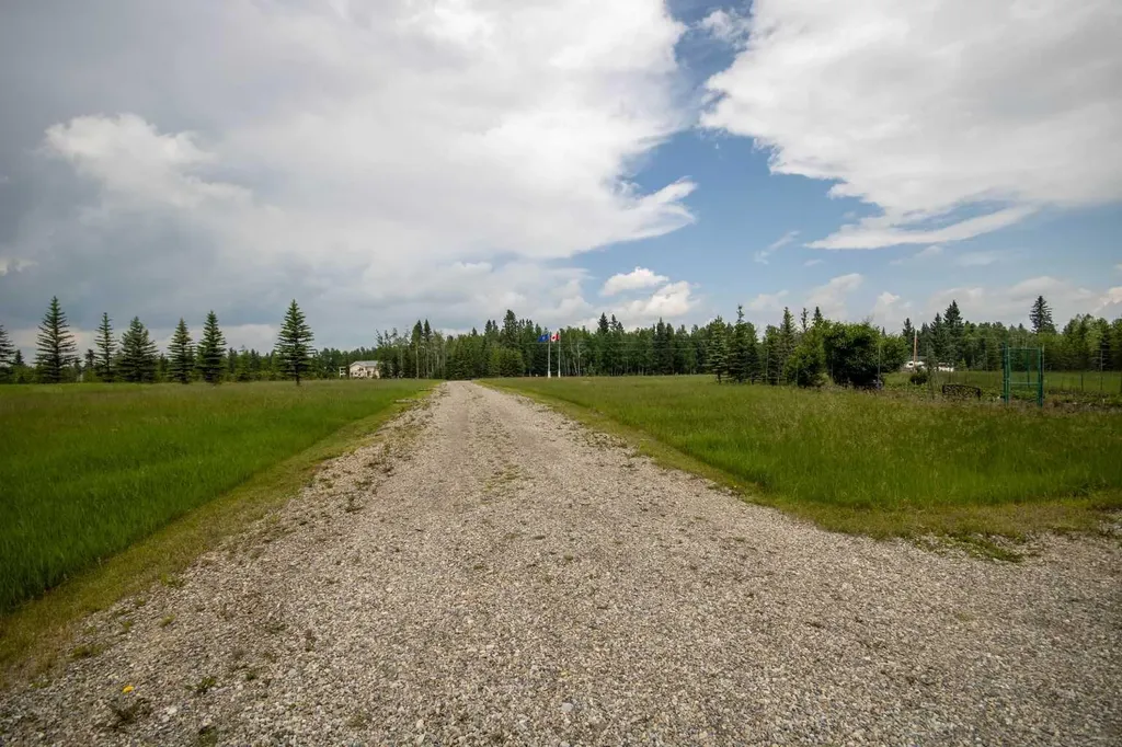 32433 Range Road 61 Rural Mountain View County AB T0M 1X0