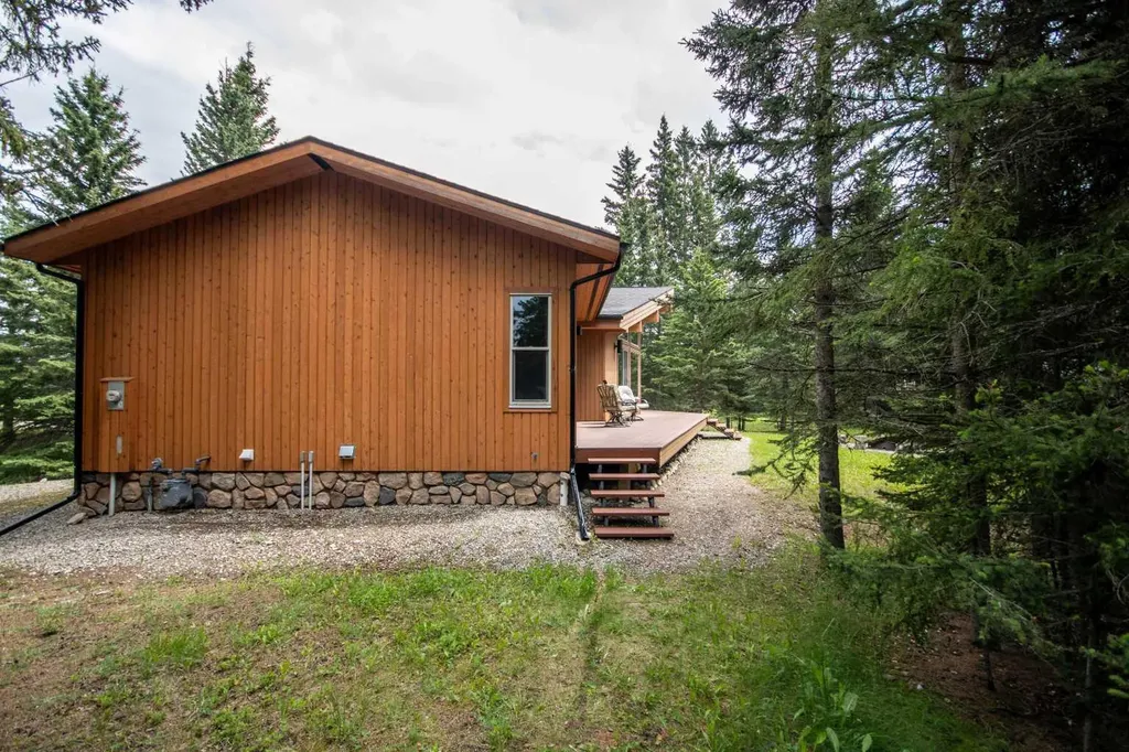 32433 Range Road 61 Rural Mountain View County AB T0M 1X0