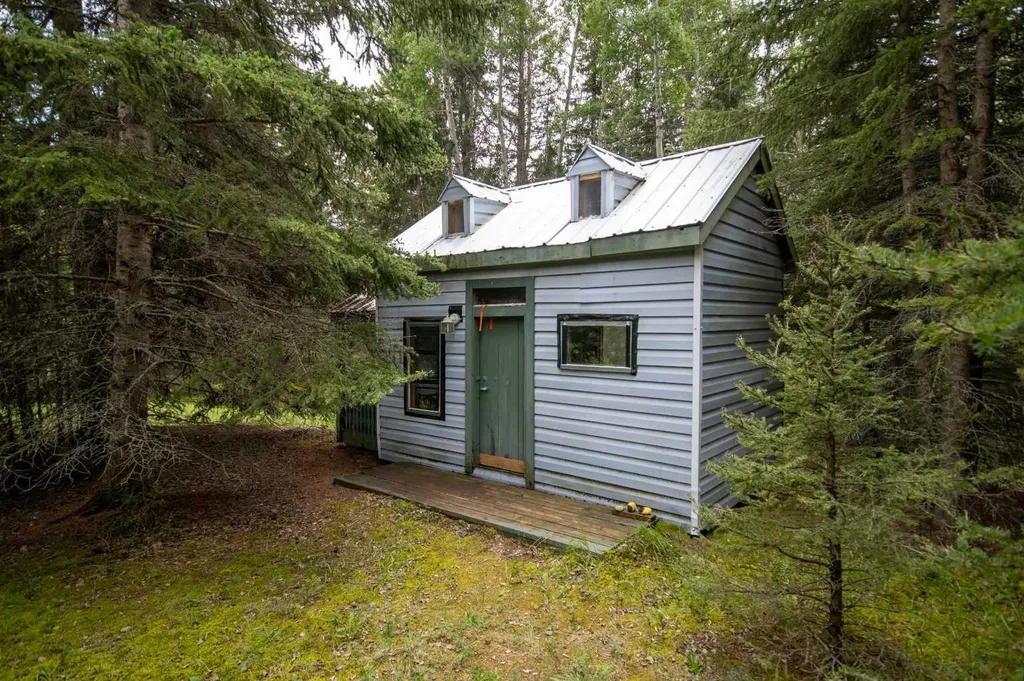 32433 Range Road 61 Rural Mountain View County AB T0M 1X0