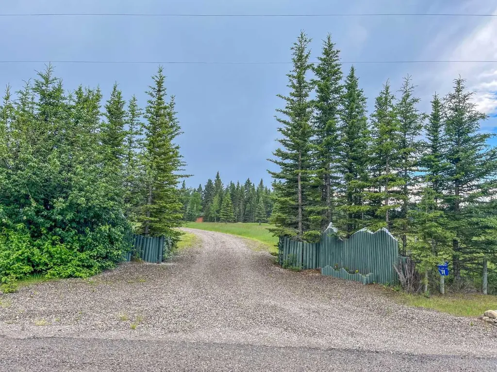 32433 Range Road 61 Rural Mountain View County AB T0M 1X0