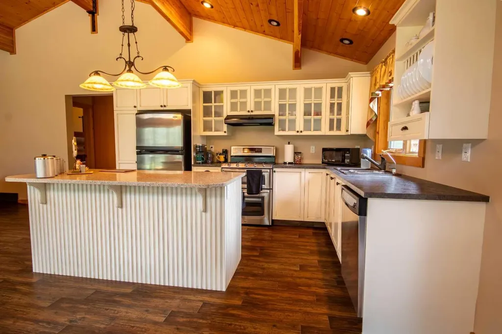 32433 Range Road 61 Rural Mountain View County AB T0M 1X0