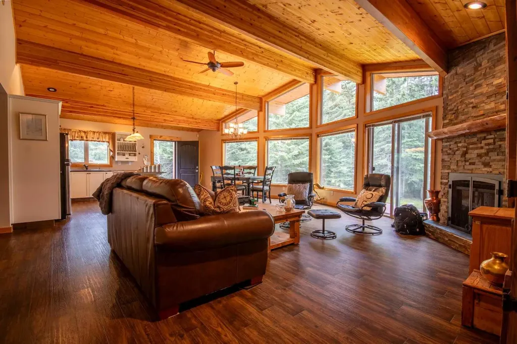 32433 Range Road 61 Rural Mountain View County AB T0M 1X0