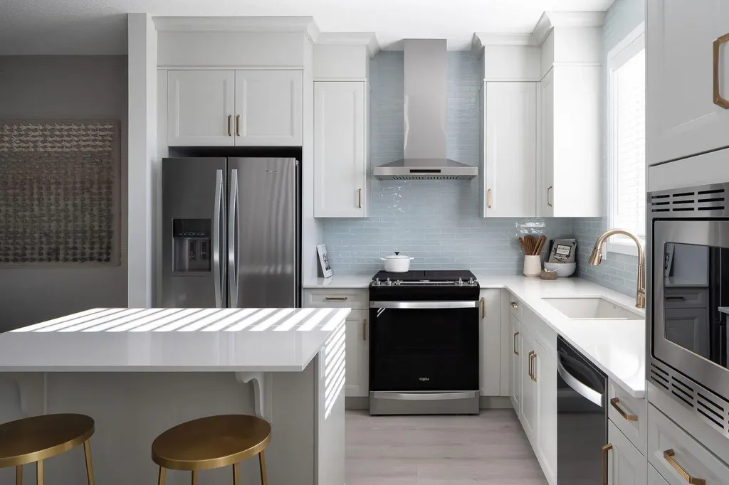 12 Belmont Place SW Calgary AB T2X 5T6