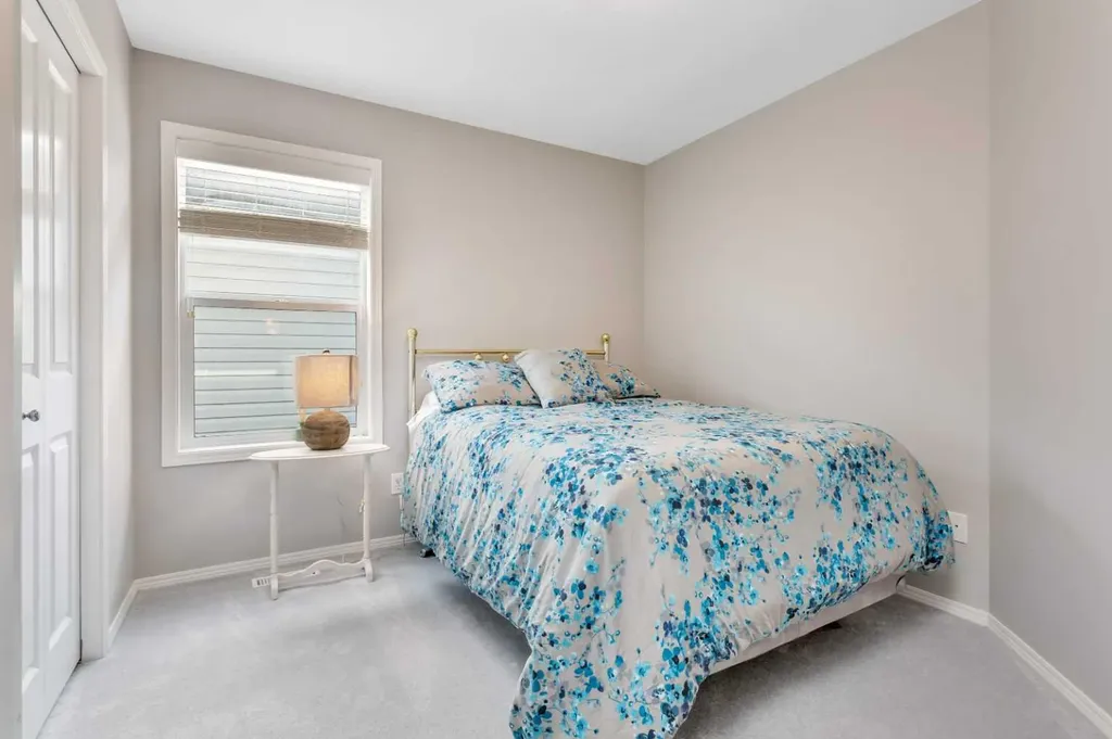 121 Wilkinson Circle Sylvan Lake AB T4S 2N7