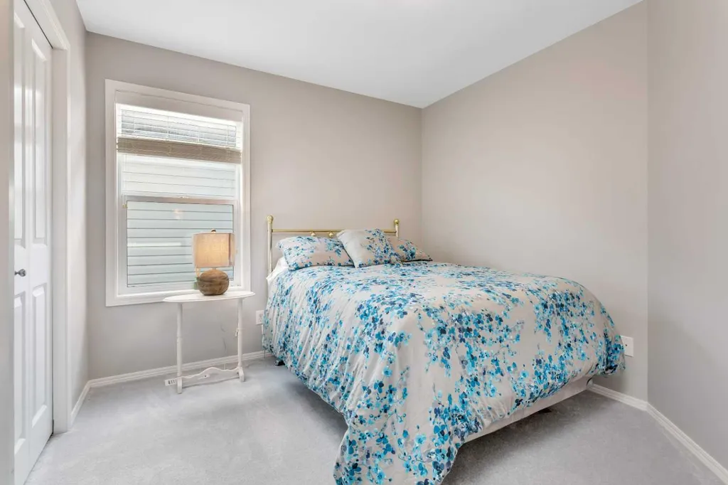 121 Wilkinson Circle Sylvan Lake AB T4S 2N7