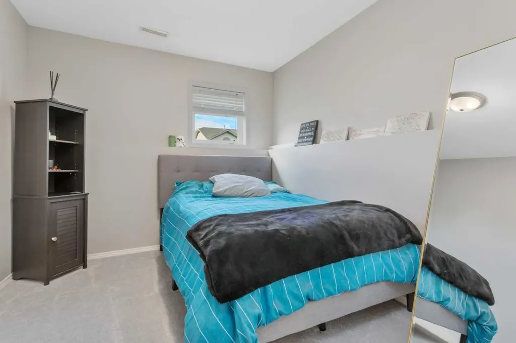 121 Wilkinson Circle Sylvan Lake AB T4S 2N7
