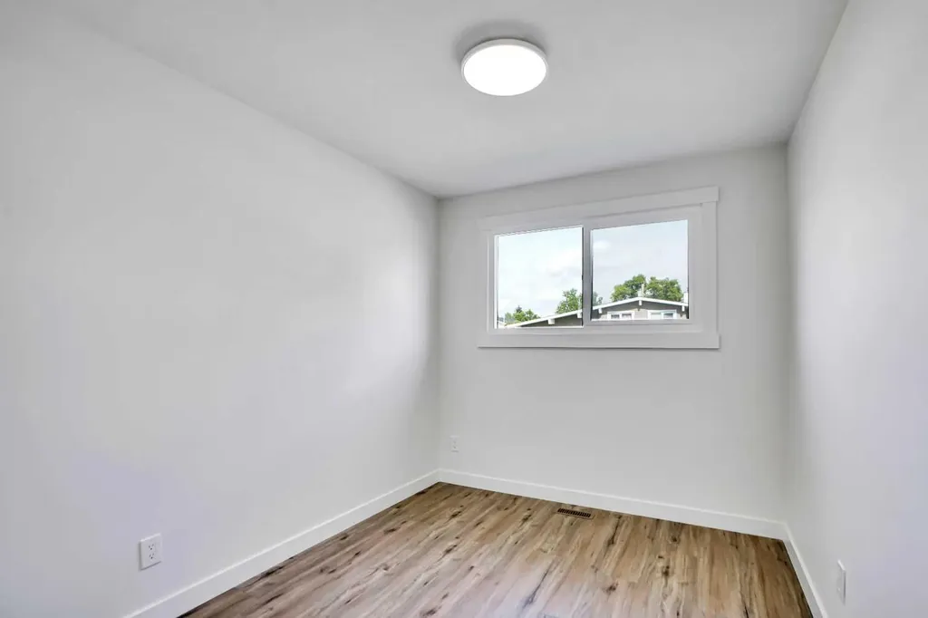 156 Pensville Road SE Calgary AB T2A 3R5
