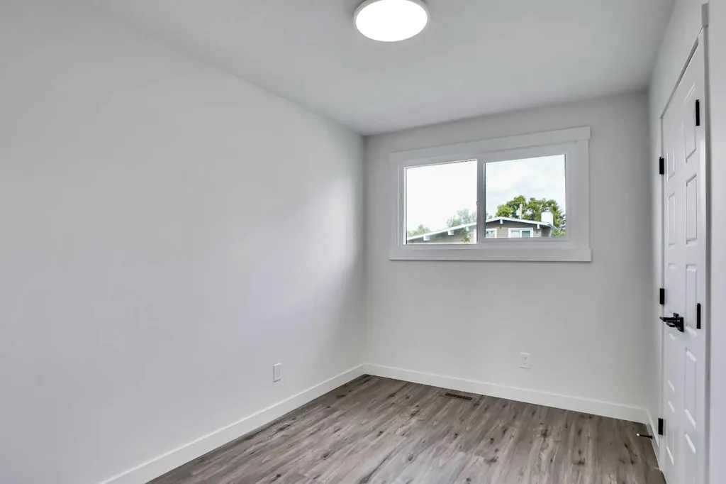 156 Pensville Road SE Calgary AB T2A 3R5