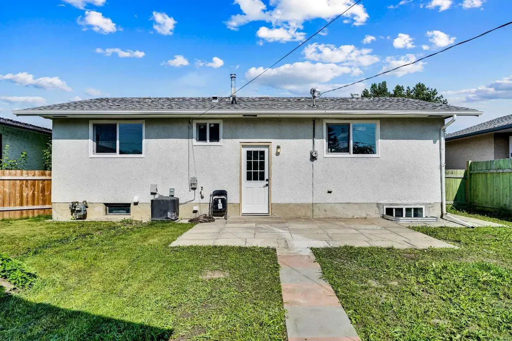156 Pensville Road SE Calgary AB T2A 3R5