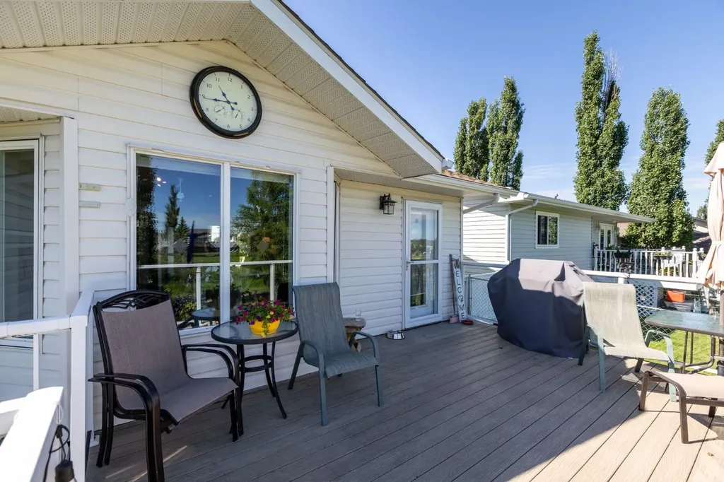 4510 54a Avenue Crescent Innisfail AB T4G1X8