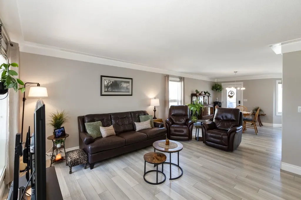 4510 54a Avenue Crescent Innisfail AB T4G1X8