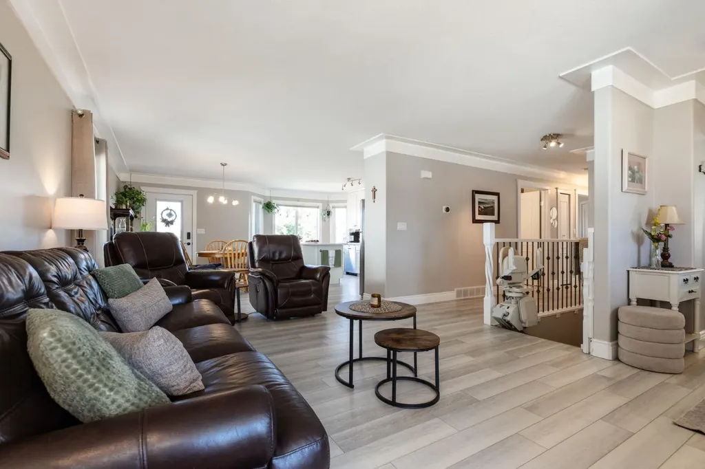 4510 54a Avenue Crescent Innisfail AB T4G1X8
