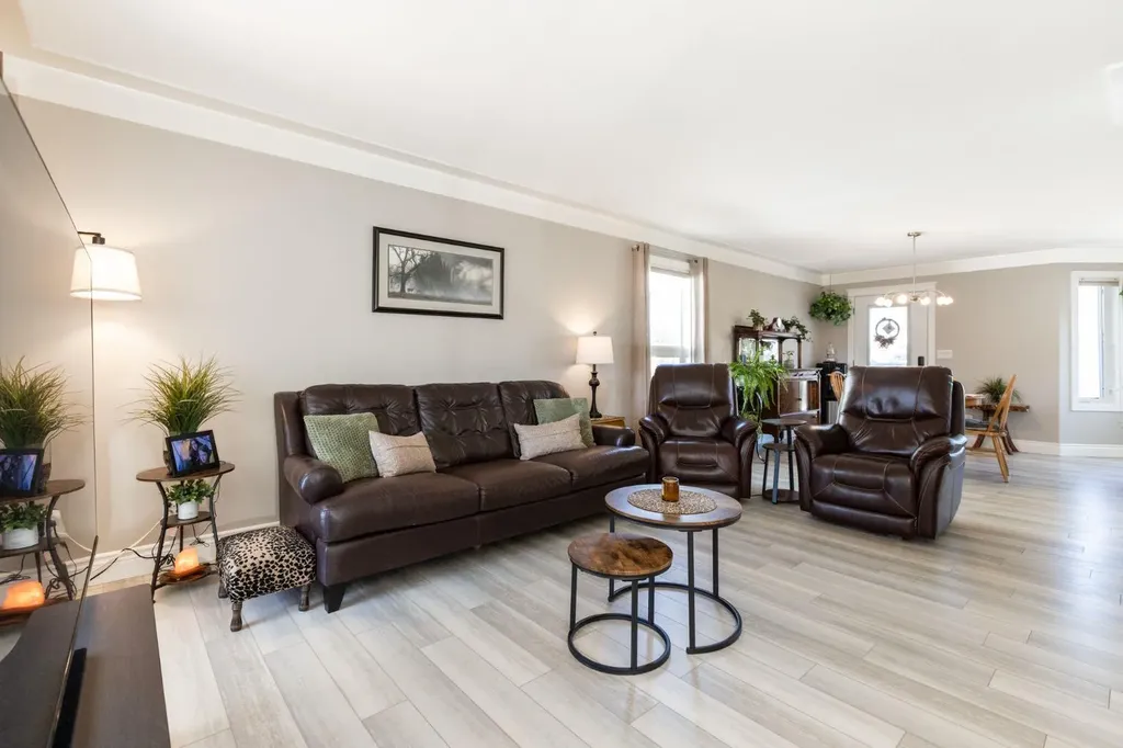 4510 54a Avenue Crescent Innisfail AB T4G1X8