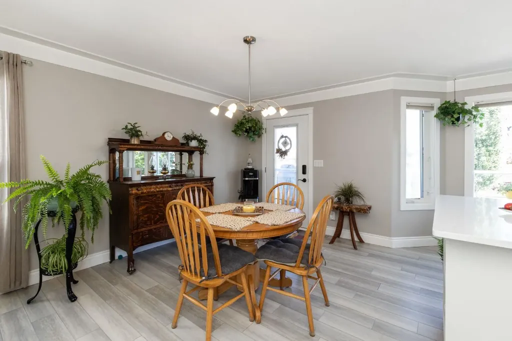 4510 54a Avenue Crescent Innisfail AB T4G1X8