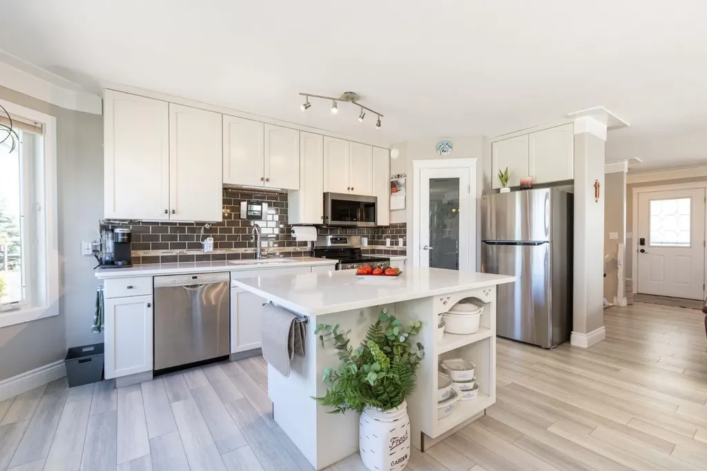 4510 54a Avenue Crescent Innisfail AB T4G1X8
