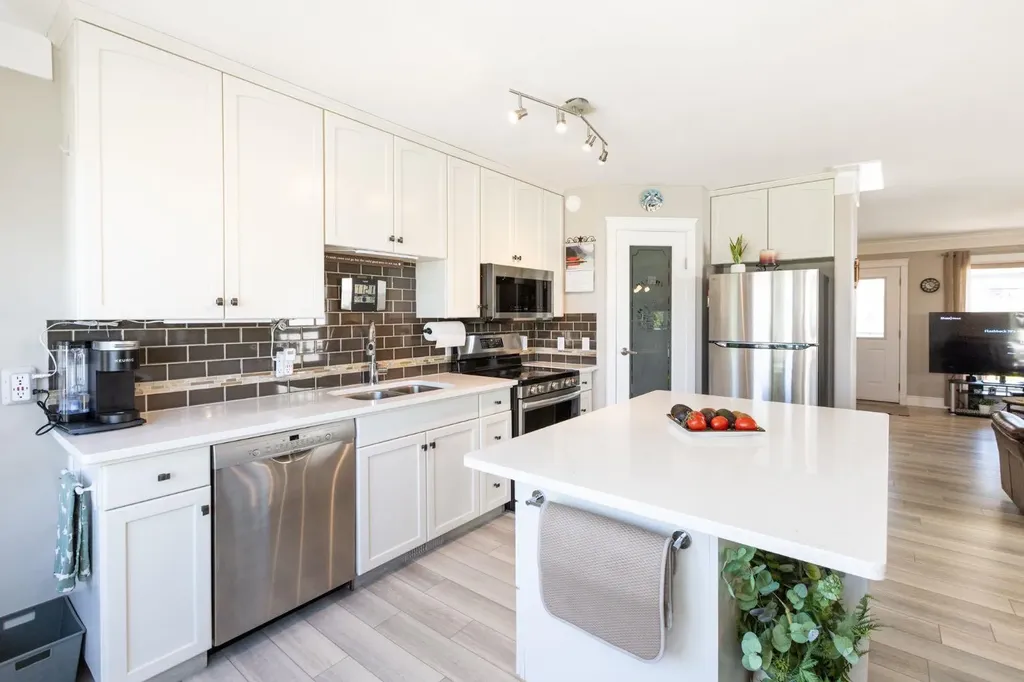 4510 54a Avenue Crescent Innisfail AB T4G1X8