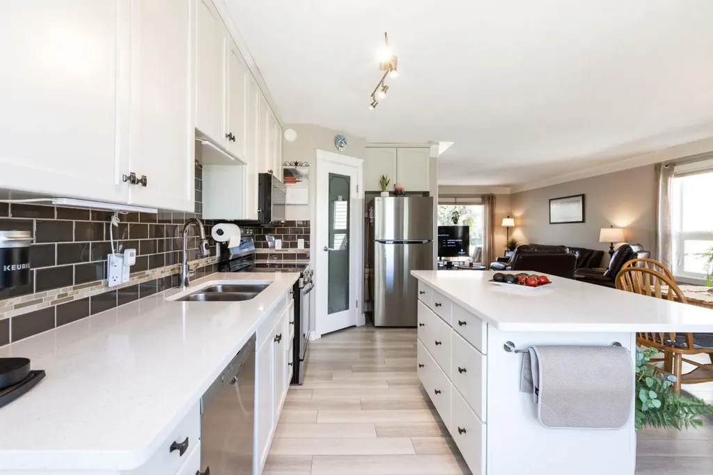 4510 54a Avenue Crescent Innisfail AB T4G1X8