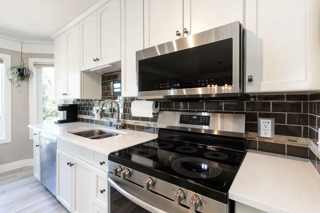4510 54a Avenue Crescent Innisfail AB T4G1X8