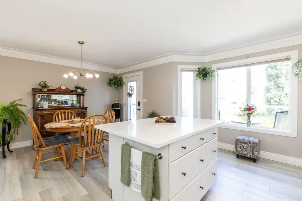 4510 54a Avenue Crescent Innisfail AB T4G1X8