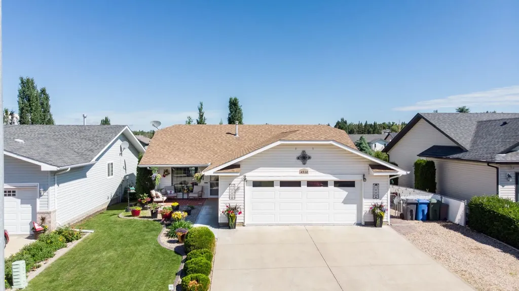 4510 54a Avenue Crescent Innisfail AB T4G1X8