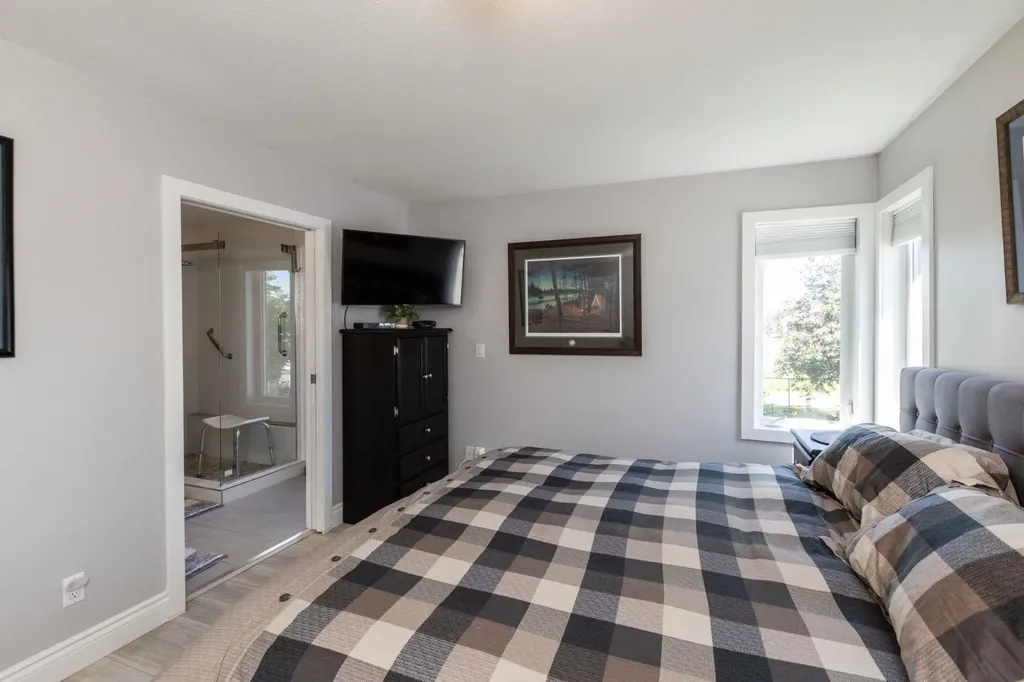 4510 54a Avenue Crescent Innisfail AB T4G1X8
