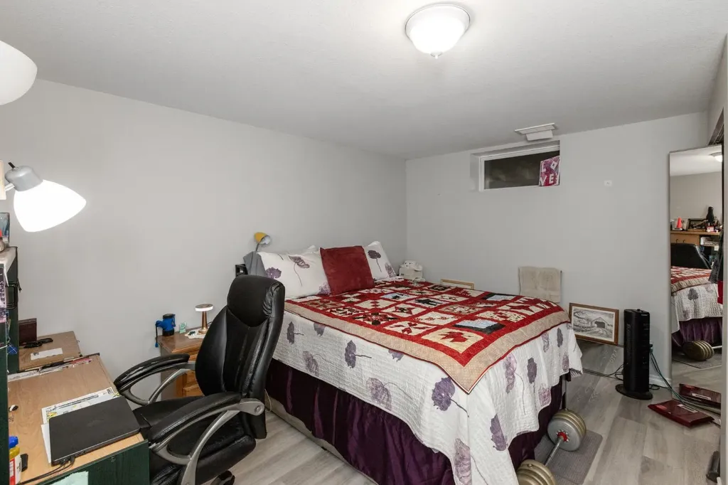 4510 54a Avenue Crescent Innisfail AB T4G1X8
