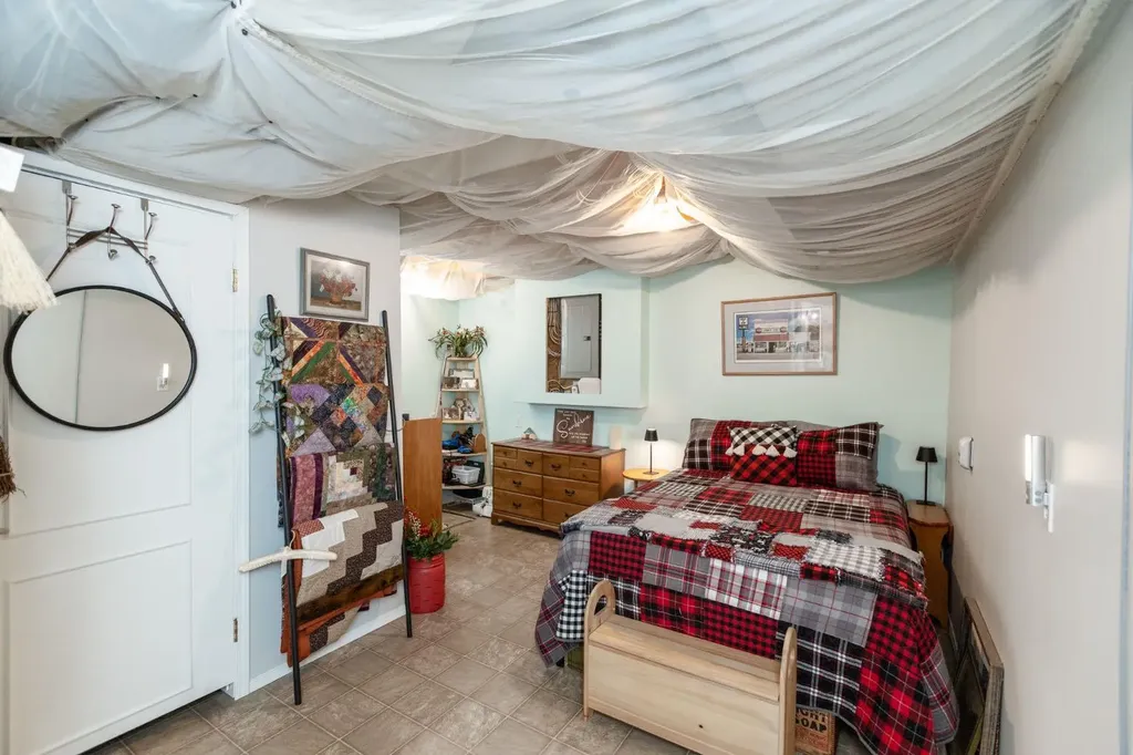 4510 54a Avenue Crescent Innisfail AB T4G1X8
