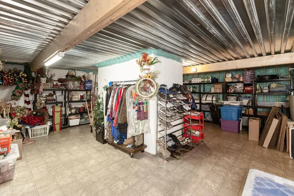 4510 54a Avenue Crescent Innisfail AB T4G1X8