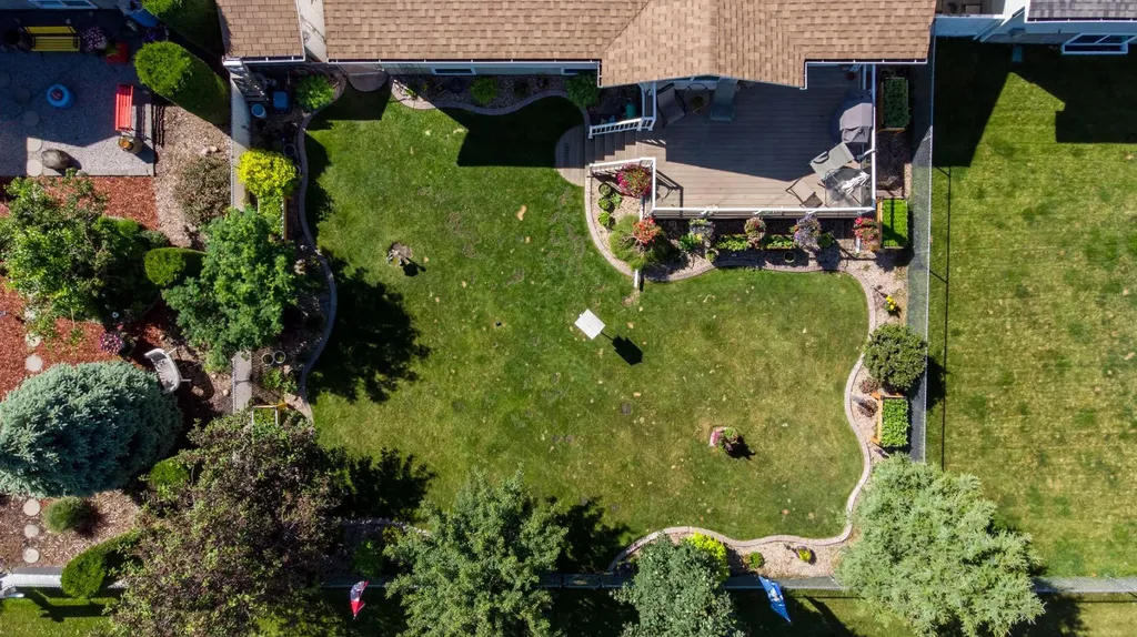 4510 54a Avenue Crescent Innisfail AB T4G1X8